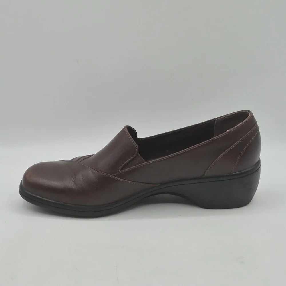 Clarks Shoes Womens Size 7.5M Brown Leather Slip On Wedge Comfort‎ Loafers